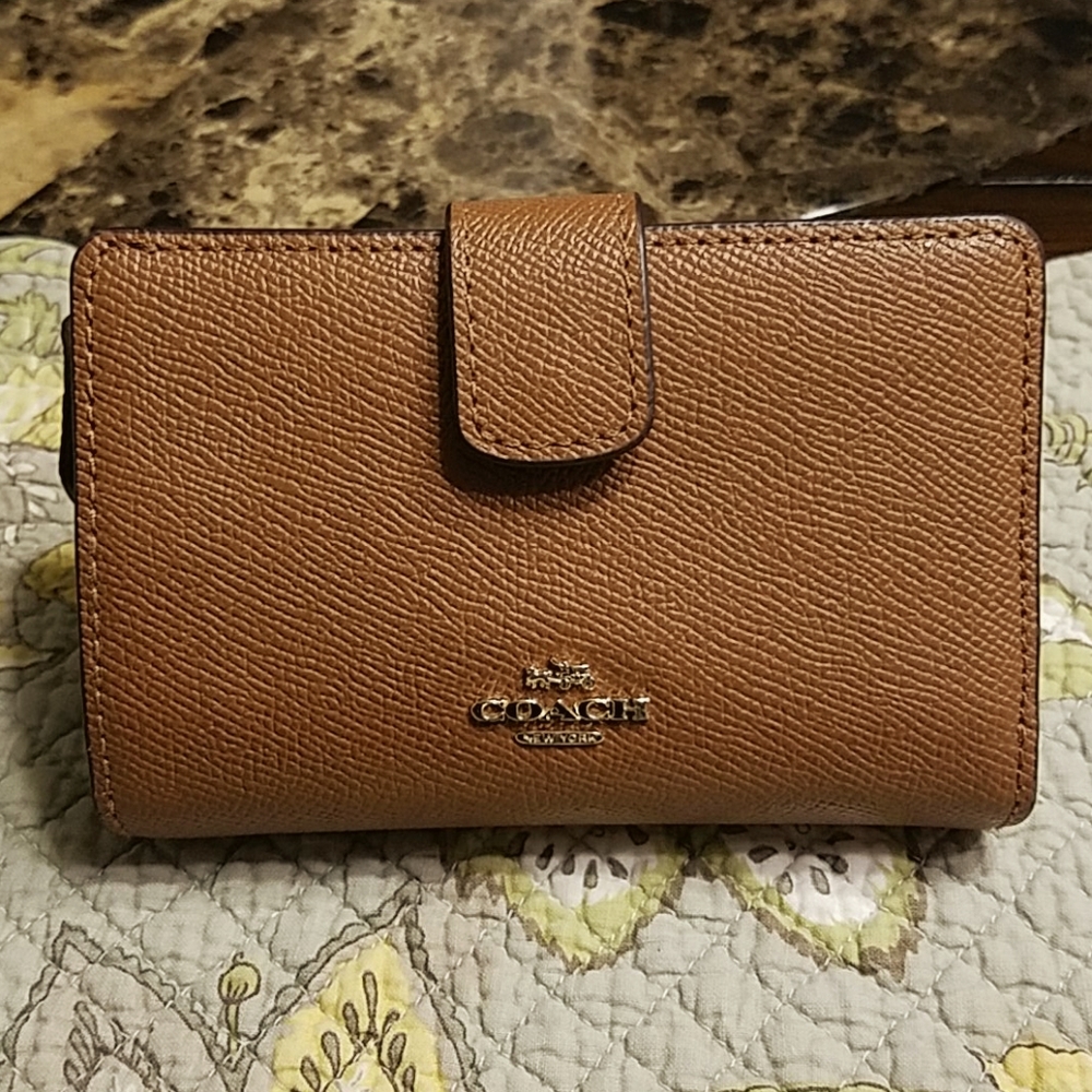 Coach medium corner zip wallet